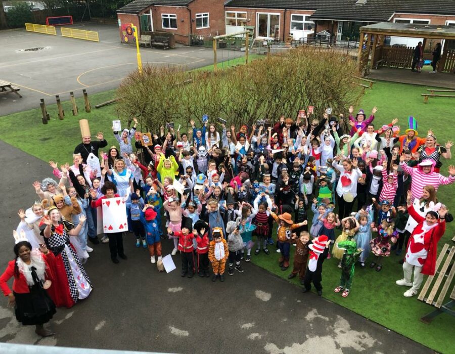 children dressed up for world book day